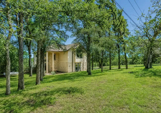 Photo 3 of Sale Pending at 400 Hunt Ln, Buda, TX 78610 | MLS# 9766660 | Listing updated on 2026-07-02