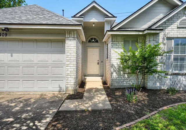 Photo 2 of Single family home for sale at 409 Willowbrook Dr, Hutto, TX 78634 | MLS# 8507392 | Listing updated on 2026-08-04