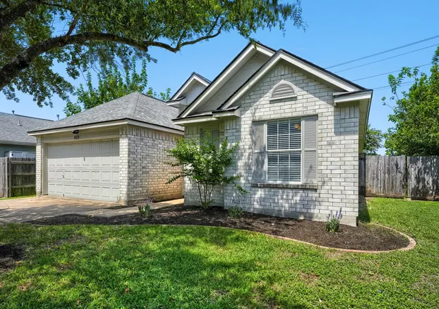 Photo 3 of Single family home for sale at 409 Willowbrook Dr, Hutto, TX 78634 | MLS# 8507392 | Listing updated on 2026-08-04