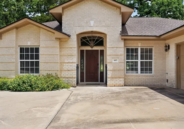 Homes for sale in New Ulm, TX | 410 Pinehurst Dr, New Ulm, TX 78950 | MLS# 6721917