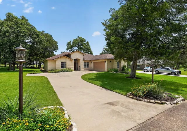 Photo 3 of Single family home for sale at 410 Pinehurst Dr, New Ulm, TX 78950 | MLS# 6721917 | Listing updated on 2026-09-02
