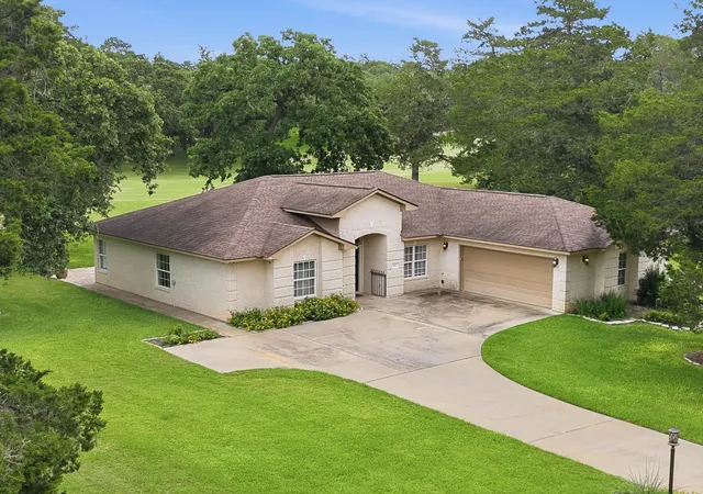 Photo 4 of Single family home for sale at 410 Pinehurst Dr, New Ulm, TX 78950 | MLS# 6721917 | Listing updated on 2026-10-05
