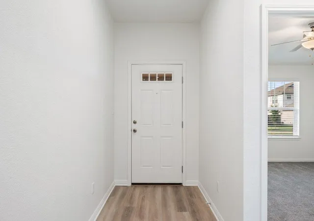 Photo 2 of Sale Pending at 121 Oakdale Meadows Ln, Hutto, TX 78634 | MLS# 4377799 | Listing updated on 2026-09-02