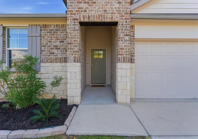 Photo 3 of Single family home for sale at 220 Apache Plum Dr, Kyle, TX 78640 | MLS# 4900683 | Listing updated on 2026-09-06