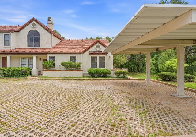 Photo 3 of Sale Pending at 4305 Bonnell Vista Cv #A-6, Austin, TX 78731 | MLS# 8466809 | Listing updated on 2026-08-25
