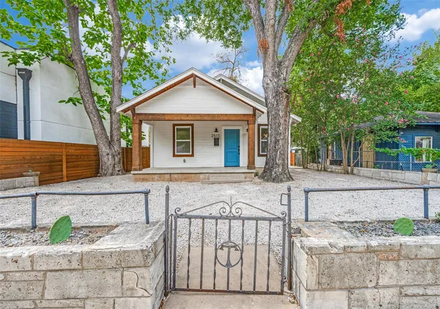 Photo 1 of Single family home for sale at 2513 E Cesar Chavez St, Austin, TX 78702 | MLS# 4622176 | Listing updated on 2026-09-21