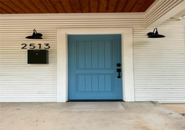 Photo 2 of Single family home for sale at 2513 E Cesar Chavez St, Austin, TX 78702 | MLS# 4622176 | Listing updated on 2026-09-21