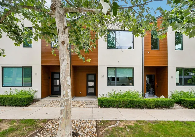 2nd image of 1931 E 38Th 1/2Nd St, Austin, TX 78723