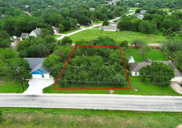 1st image of 1331 Lovers Ln, Bastrop, TX 78602 | MLS# 9307207