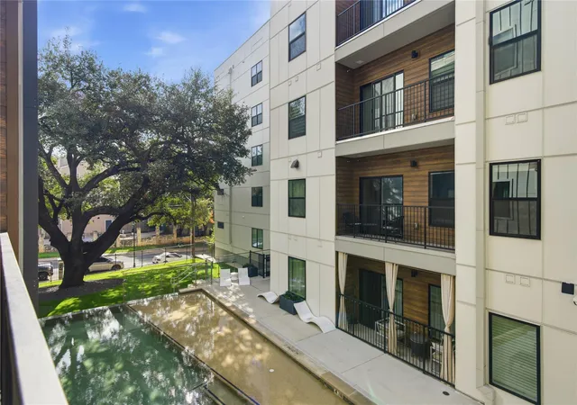 2nd image of 2500 Longview St, Austin, TX 78705