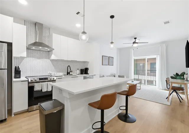 3rd image of 2500 Longview St, Austin, TX 78705