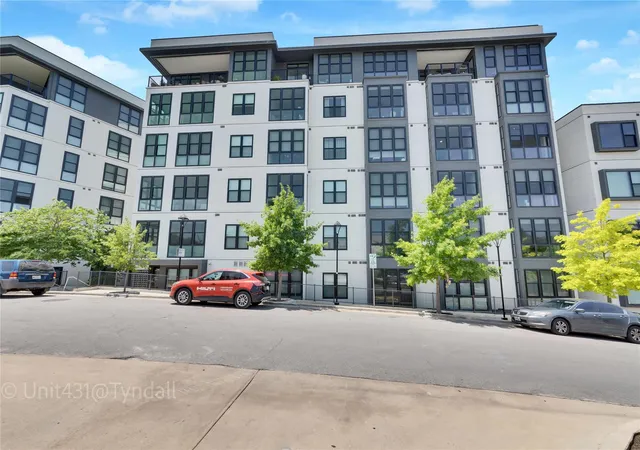 2nd image of 800 Embassy Dr, Austin, TX 78702