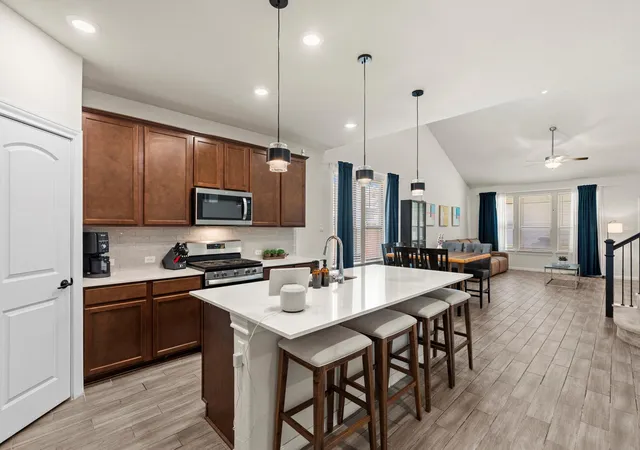 2nd image of 548 Purple Heart Dr, Buda, TX 78610 | MLS# 2139551