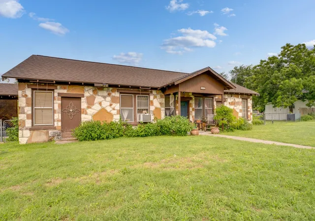 Homes for sale in Florence, TX | 204 Brewster Ave, Florence, TX 76527 | MLS# 9419419
