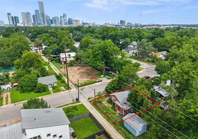 image of 67 Anthony St, Austin, TX 78702 | MLS# 2267466