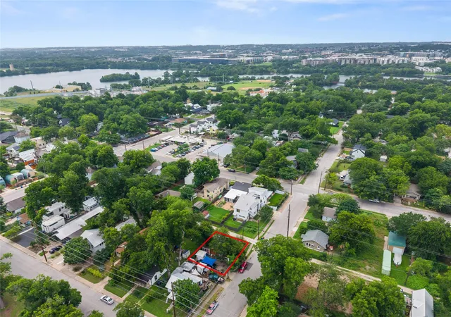 image of 67 Anthony St, Austin, TX 78702 | MLS# 2267466