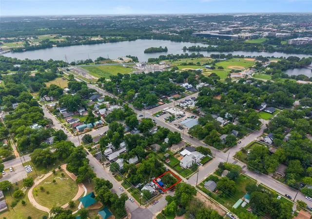 image of 67 Anthony St, Austin, TX 78702 | MLS# 2267466