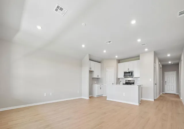 Photo 3 of Single family home for sale at 13701 Carper St, Manor, TX 78653 | MLS# 5671347 | Listing updated on 2026-10-01