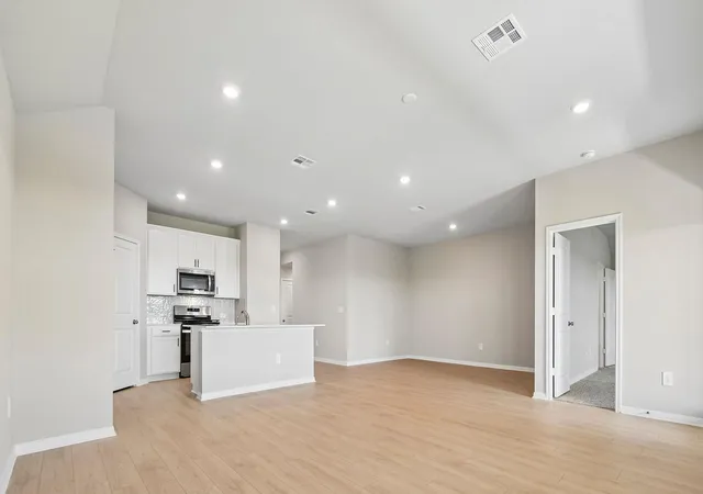Photo 4 of Single family home for sale at 13701 Carper St, Manor, TX 78653 | MLS# 5671347 | Listing updated on 2026-10-01