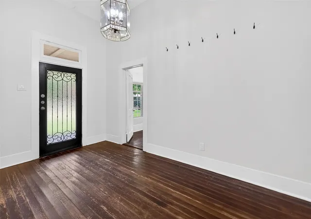 3rd image of 529 W Clark St, Bartlett, TX 76511 | MLS# 4699954
