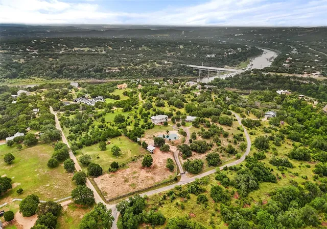 Photo 4 of Single family home for sale at 3830 Outback Trl, Spicewood, TX 78669 | MLS# 2193732 | Listing updated on 2026-06-19