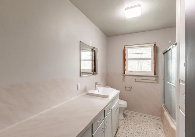 Photo 3 of Single family home for sale at 3534 E Hwy 90 A Hl, Gonzales, TX 78629 | MLS# 5277099 | Listing updated on 2026-08-20