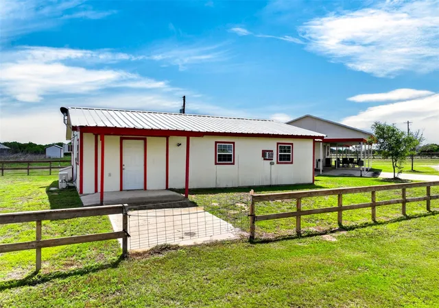 Homes for sale in Smiley, TX | 1763 N Fm 108, Smiley, TX 78159 | MLS# 6992707