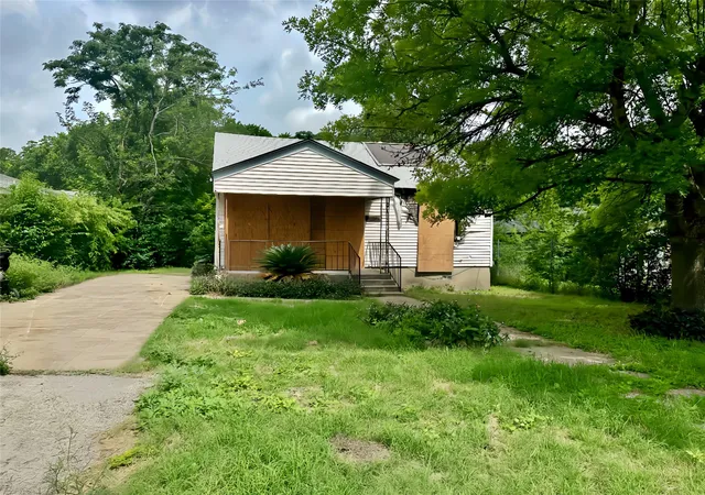 Photo 1 of Single family home for sale at 7306 Bethune Ave, Austin, TX 78752 | MLS# 3406199 | Listing updated on 2026-07-09