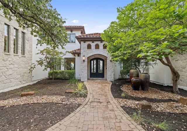 Photo 3 of Single family home for sale at 1414 The High Rd, Austin, TX 78746 | MLS# 9461264 | Listing updated on 2026-09-05