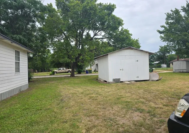 Homes for sale in Gonzales, TX | 1517 School St, Gonzales, TX 78629 | MLS# 3853734