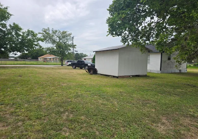 Homes for sale in Gonzales, TX | 1517 School St, Gonzales, TX 78629 | MLS# 3853734