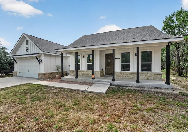 Photo 2 of Sale Pending at 1619 Scenic View Dr, Canyon Lake, TX 78133 | MLS# 5065535 | Listing updated on 2026-08-28