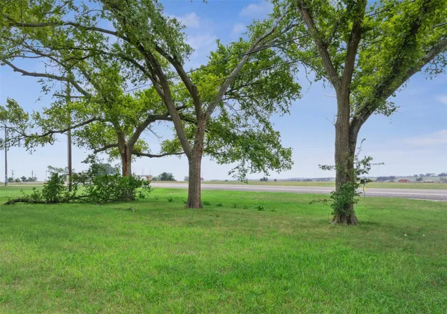 Homes for sale in Shiner, TX | 5530 Us Hwy 90a W, Shiner, TX 77984 | MLS# 8397021
