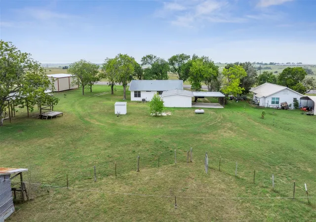 Homes for sale in Shiner, TX | 5530 Us Hwy 90a W, Shiner, TX 77984 | MLS# 8397021