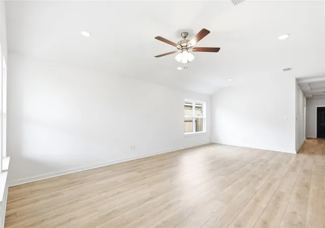 Photo 4 of Single family home for sale at 236 Bellie Ln, Kyle, TX 78640 | MLS# 7306750 | Listing updated on 2026-10-20
