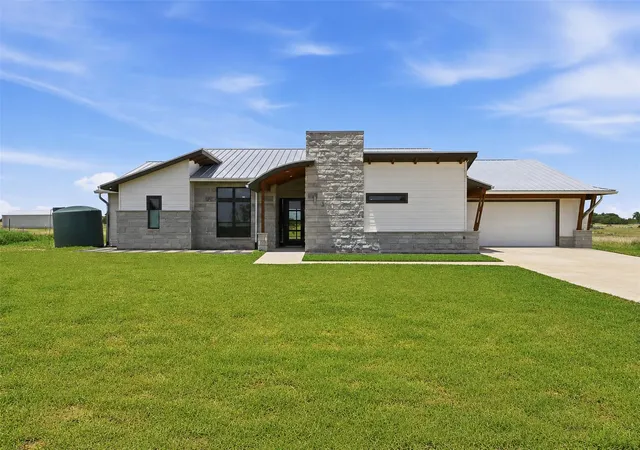 Homes for sale in Florence, TX | 374 County Road 236, Florence, TX 76527 | MLS# 1171135
