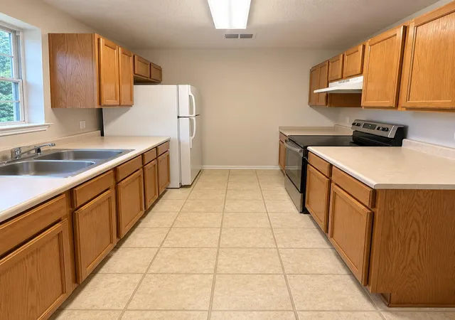 Photo 4 of Single family home for sale at 601 Cottonwood St, Lockhart, TX 78644 | MLS# 5474461 | Listing updated on 2026-10-18
