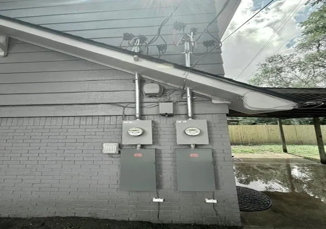 2nd image of 7303 Whispering Creek Cir, Austin, TX 78736