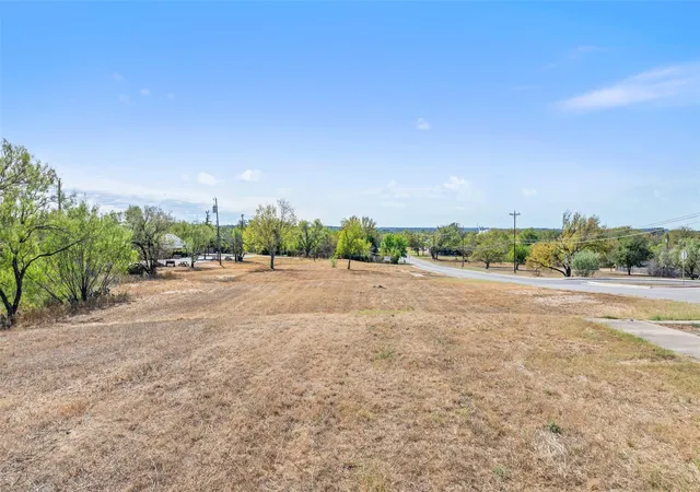 2nd image of 711 1 Avenue N St, Marble Falls, TX 78654 | MLS# 3373001