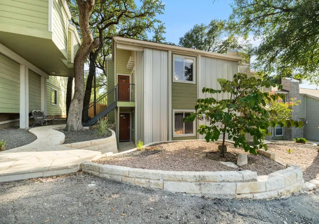 2nd image of 3601 Menchaca Rd #110, Austin, TX 78704 | MLS# 5759415