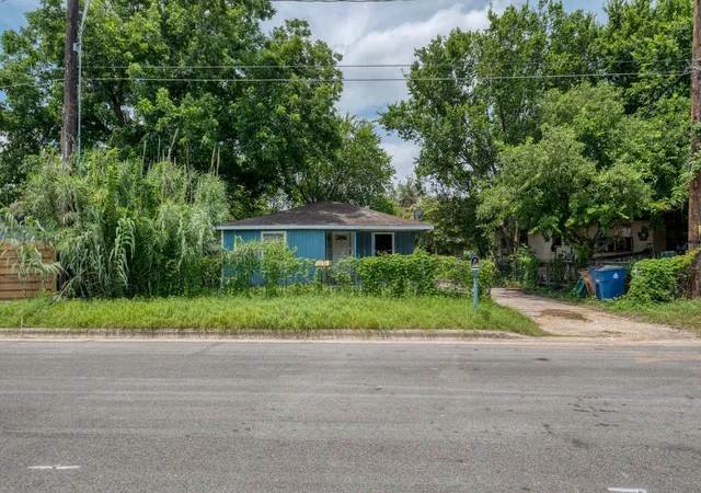 Photo 2 of Single family home for sale at 6409 Del Monte Rd, Austin, TX 78741 | MLS# 1212336 | Listing updated on 2026-06-10