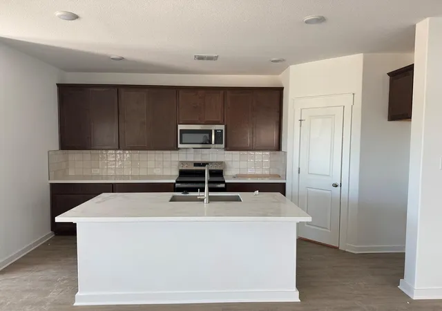 Photo 3 of Sale Pending at 612 Quail Convey Dr, Jarrell, TX 76537 | MLS# 5196928 | Listing updated on 2026-10-13