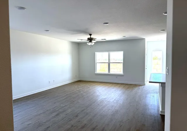 Photo 3 of Sale Pending at 612 Quail Convey Dr, Jarrell, TX 76537 | MLS# 5196928 | Listing updated on 2026-10-13
