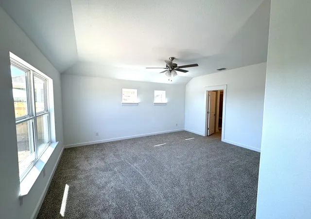 Photo 4 of Sale Pending at 612 Quail Convey Dr, Jarrell, TX 76537 | MLS# 5196928 | Listing updated on 2026-10-13