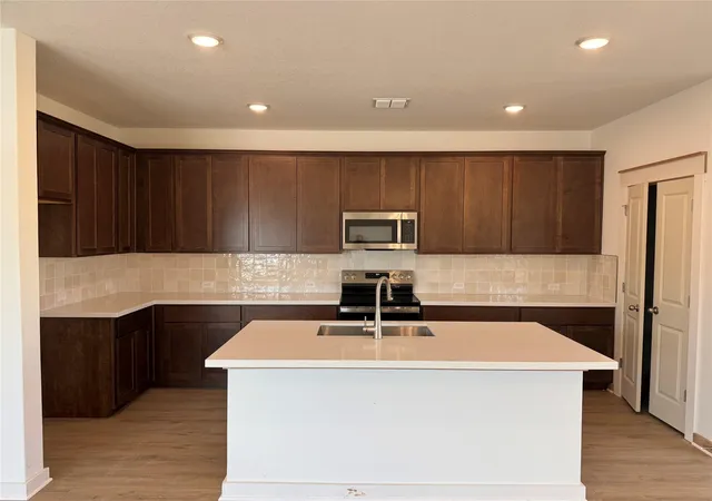 Photo 3 of Sale Pending at 112 Quail Convey Dr, Jarrell, TX 76537 | MLS# 4499499 | Listing updated on 2026-10-23