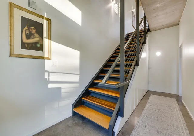 Listing Photo 5 - Condo for sale in building located at 2301 S 5Th St, Austin, TX 78704 - Unit #5