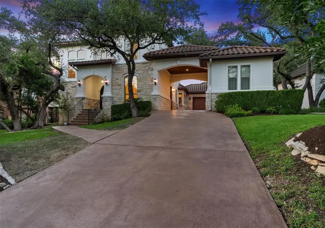 Photo 1 of Single family home for sale at 18 Hedgebrook Way, The Hills, TX 78738 | MLS# 5146383 | Listing updated on 2026-09-12