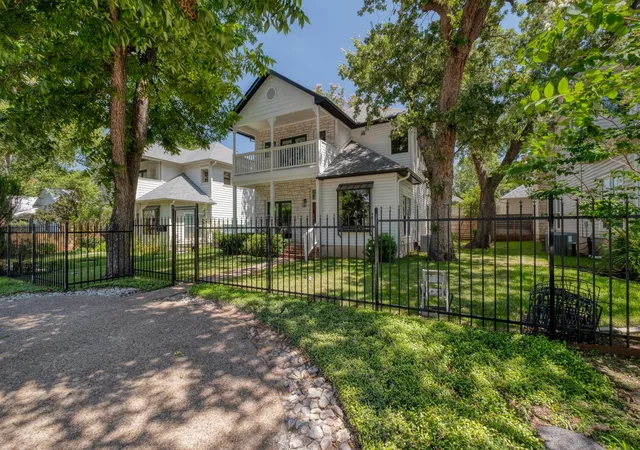 Photo 2 of Single family home for sale at 1204 W 39th Street, Austin, TX 78756 | MLS# 4260426 | Listing updated on 2026-08-26