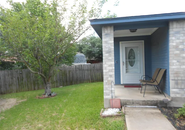 Photo 3 of Single family home for sale at 1810 Courtney Cv, Round Rock, TX 78664 | MLS# 6472656 | Listing updated on 2026-10-06