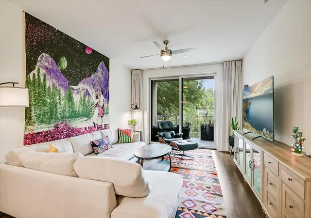 Listing Photo 5 - Condo for sale in building located at 2733 Dulce Ln, Austin, TX 78704 - Unit #623